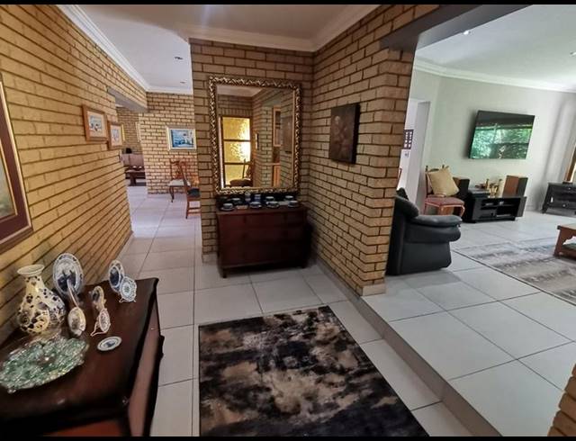 4 BEDROOM HOUSE FOR SALE IN VANDERBIJLPARK SE 3